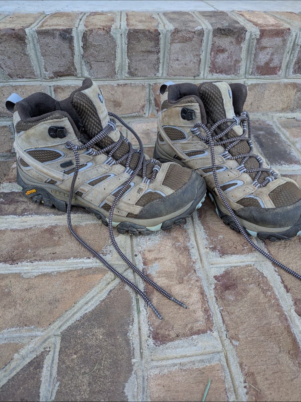 Merrell women Hiking Shoes High Top Size 9
